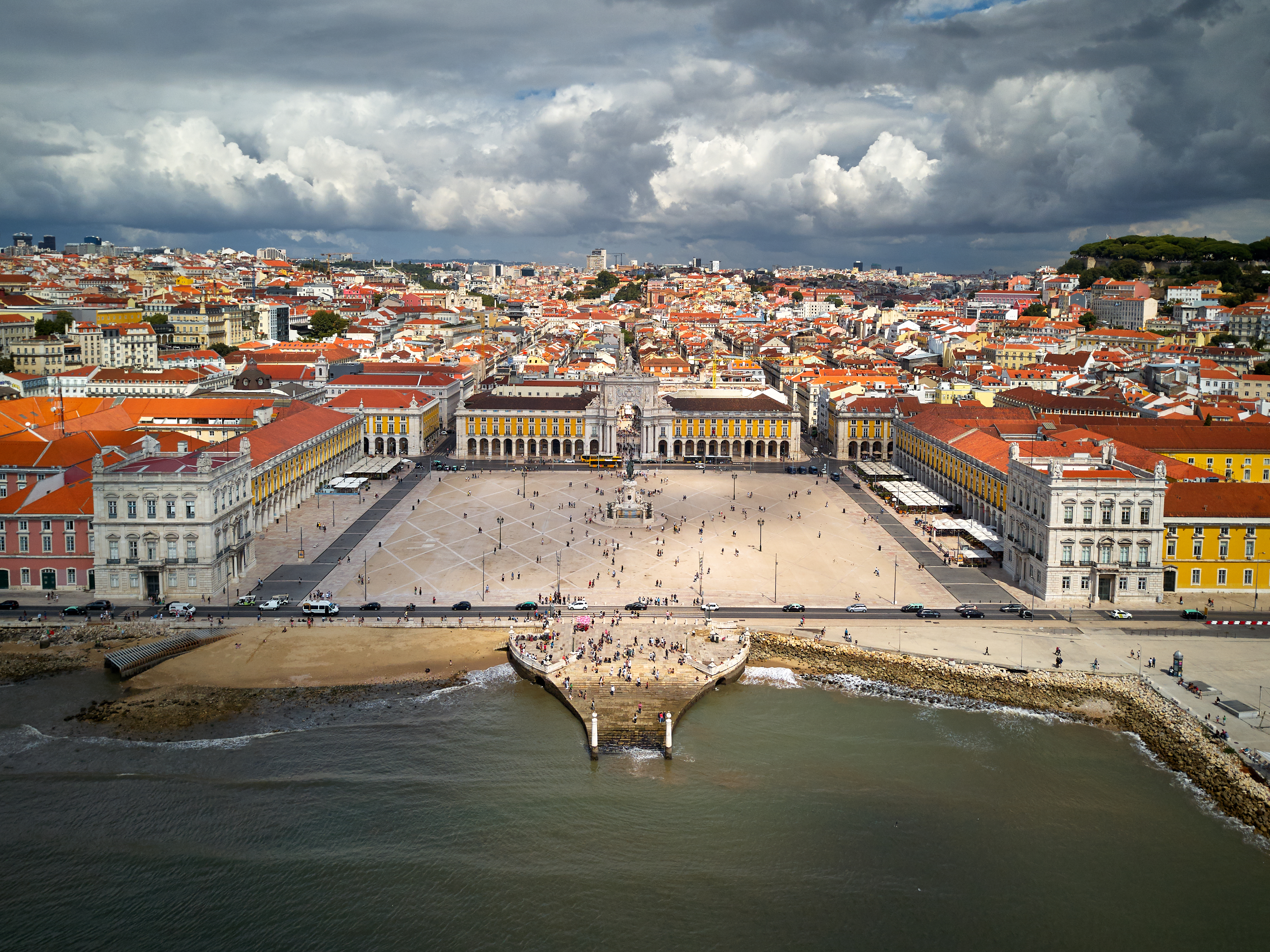 Vista de Lisboa e dos seus bairros históricos